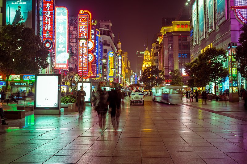 上海南京路。图片来源:视觉中国
