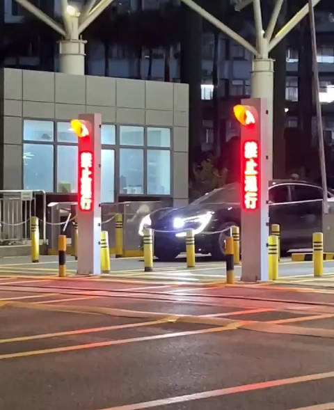 仰望U7的悬架好像真不错！