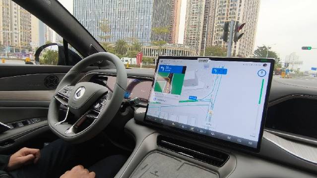 前几天去试驾了腾势N7，被它的NOA功能深深的吸引住了……