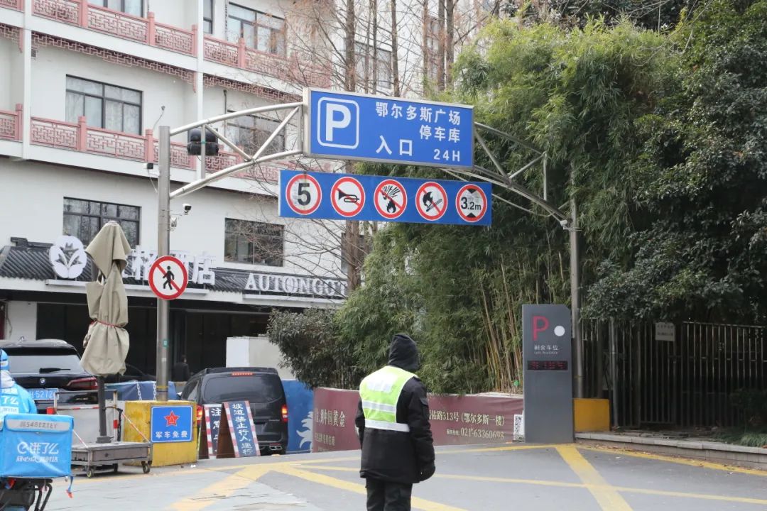 小型车15元/时
