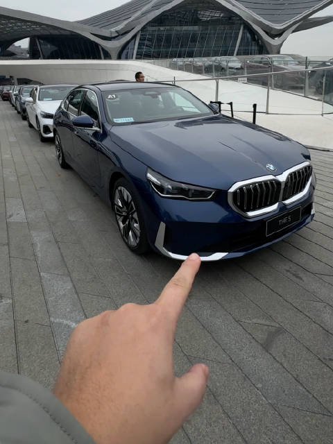 全新宝马5系配色实拍，哪一款是你的菜？