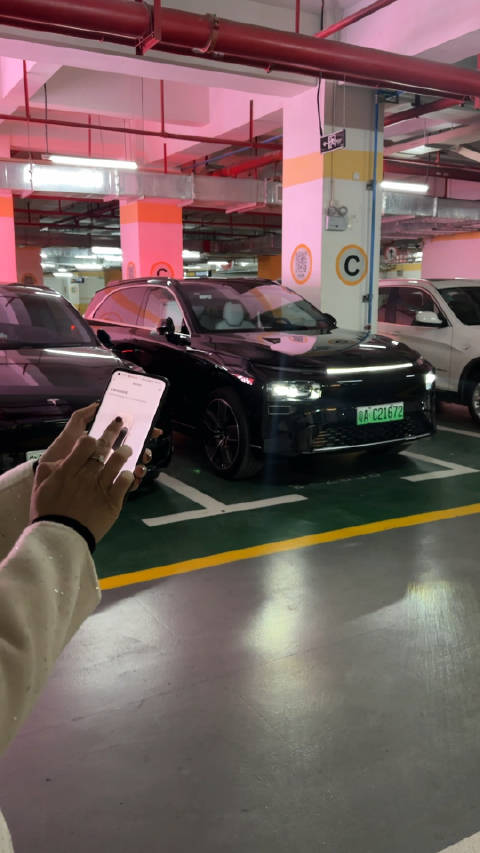 今天体验了下小鹏G9的自动泊车功能……