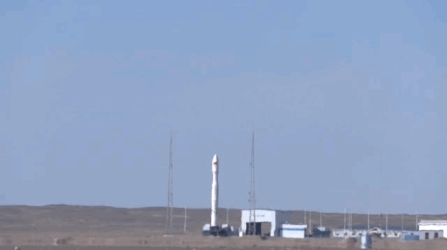 △力箭一号遥三运载火箭·欢乐春节号在酒泉卫星发射中心成功发射。
