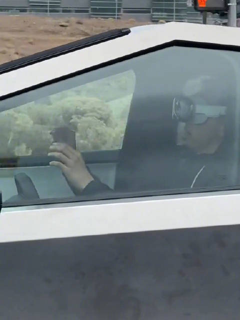 “苹果Vision Pro” + “特斯拉赛博皮卡”=未来驾驶？