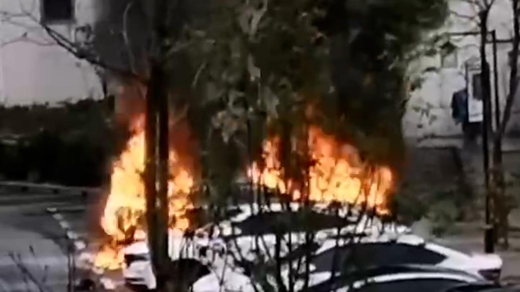 绍兴一辆极氪001在停车场突发自燃，厂商称电池底板有破损