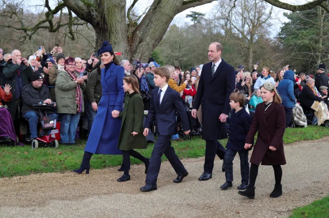 當地時間2023年12月25日，英國英格蘭東區，威廉王子、凱特王妃等人抵達聖瑪麗抹大拉教堂慶祝聖誕節。圖/IC photo