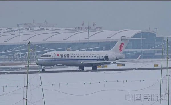 飞机场是怎么运作的 540b-01464bfbd221d53d8bb539145f507f56.jpg