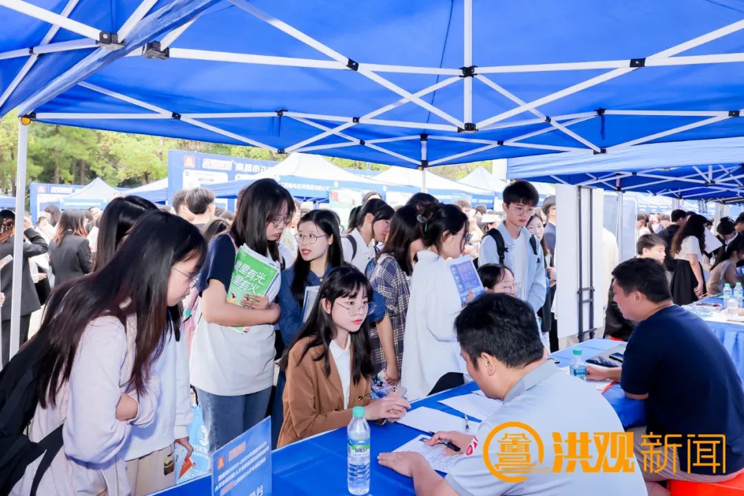 南昌“百场校招”活动现场 资料图