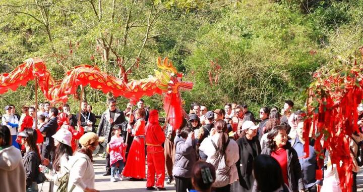 春节假期，重庆A级景区接待游客1068.5万人次！