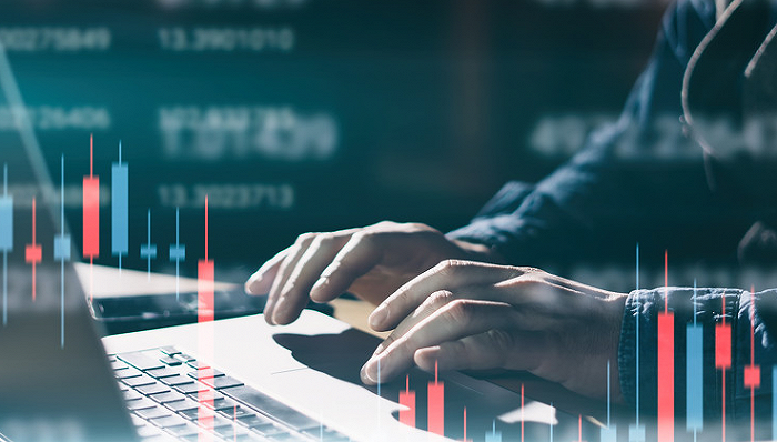 中国连续9年成为第一大新能源车产销国，关注新能源ETF易方达(516090)投资机遇