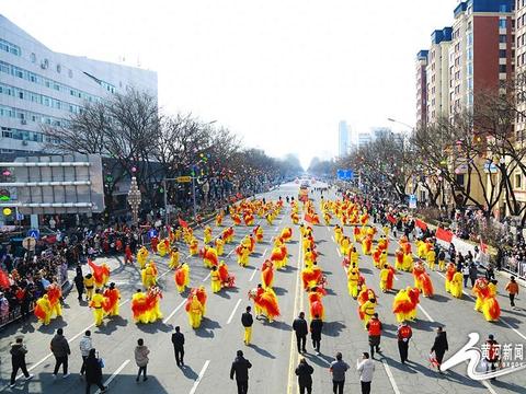 万人同庆！长治市元宵节社火表演“闹”得不一般