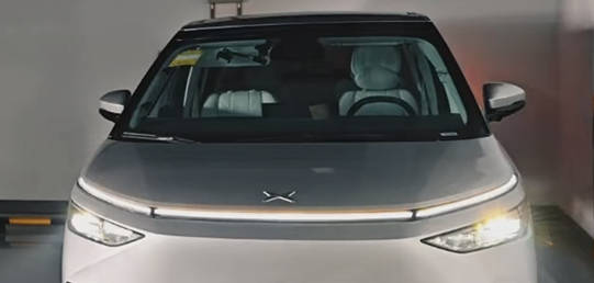 小鹏X9让我见识了什么叫灵活极限……