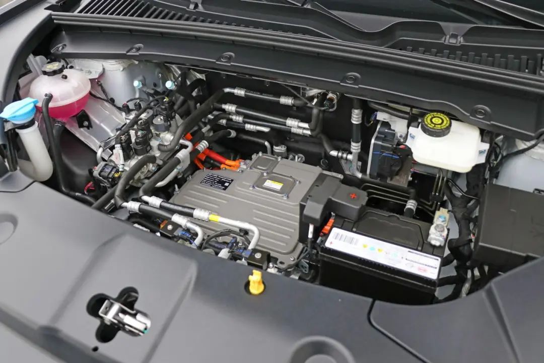 纯电续航破400km,e平台3.0打造,比亚迪元UP成通勤代步更优选?
