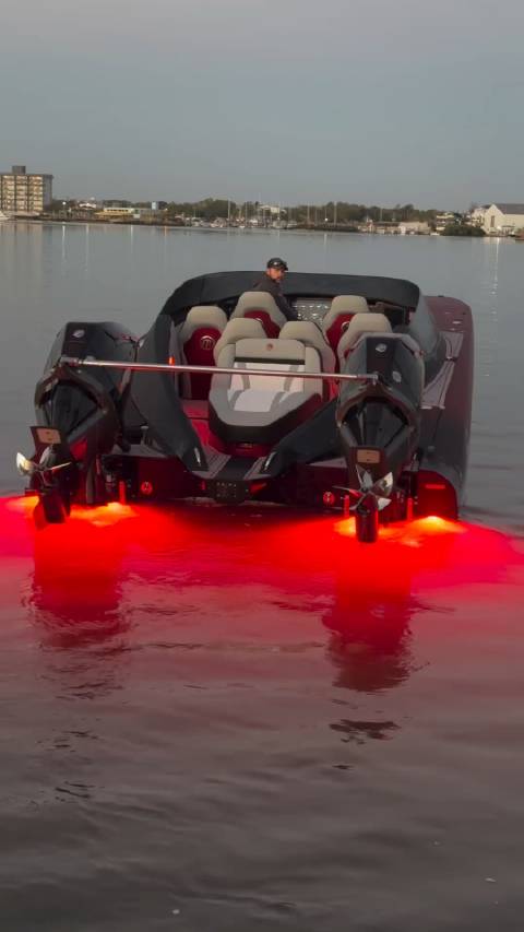 我还在心心念念理想MEGA的时候，土豪已经开始玩水上汽车了