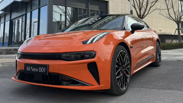 延续老款优势，优化老款设计，这次的极氪001加量不加价，诚意给到位
