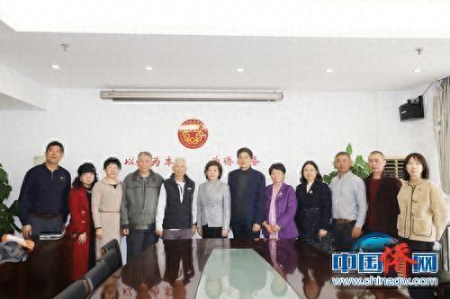 林永良先生感谢侨联热情相助。杨苗娥供图