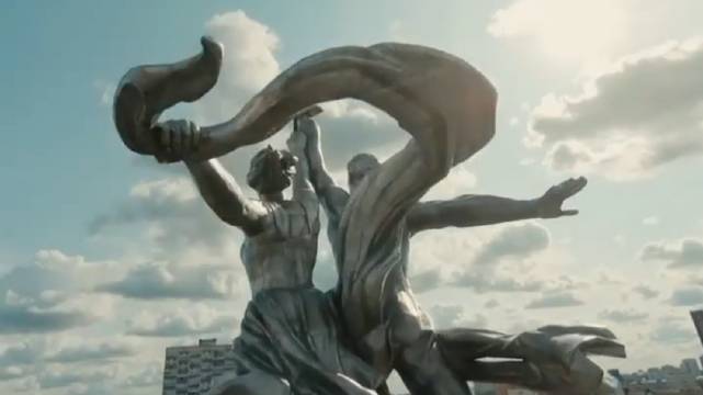 莫斯科世界展览中心的雕塑以其庞大，雄伟和富有创意的特点而闻名