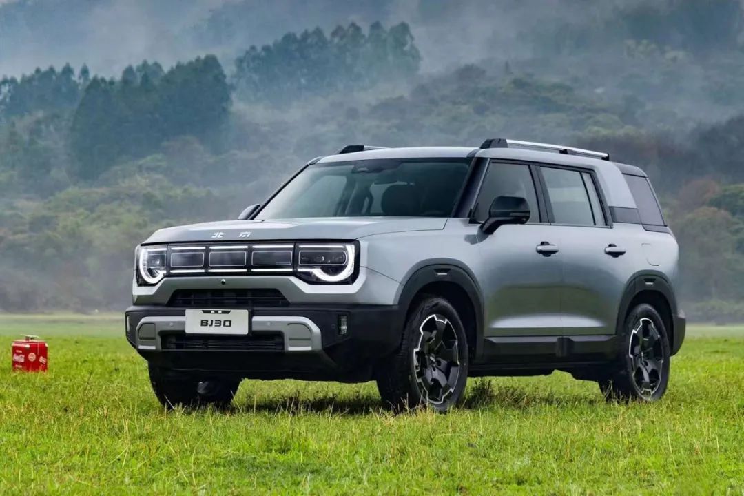 年轻人的第一台硬派SUV,颜值爆表