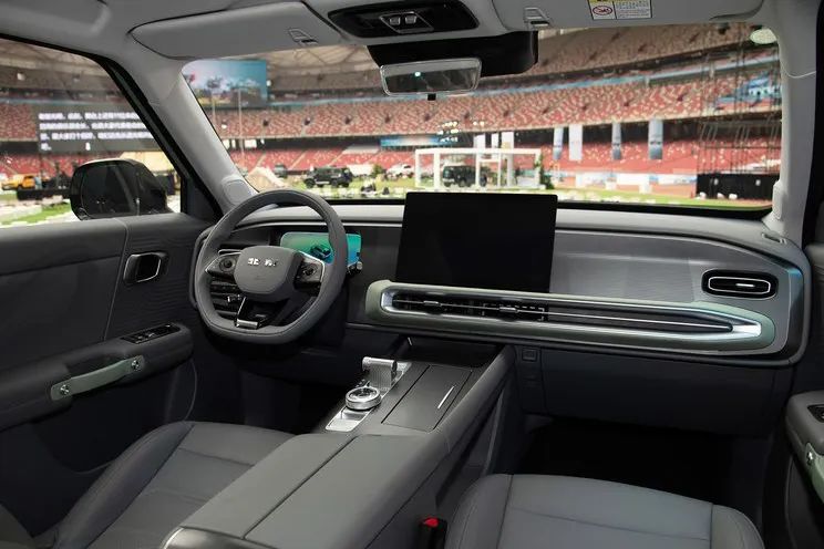 年轻人的第一台硬派SUV,颜值爆表