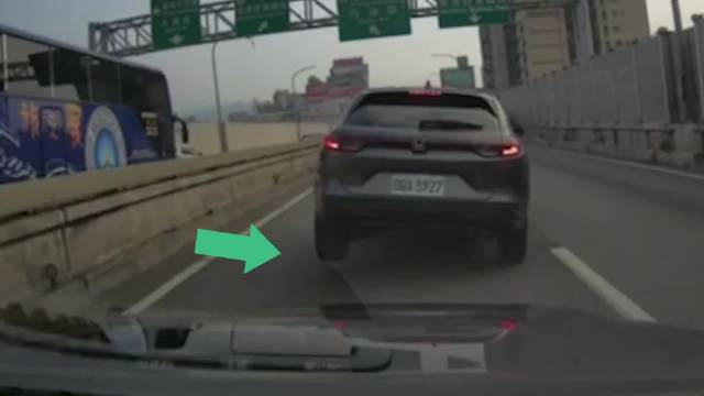 台湾强震瞬间:汽车剧烈摇摆