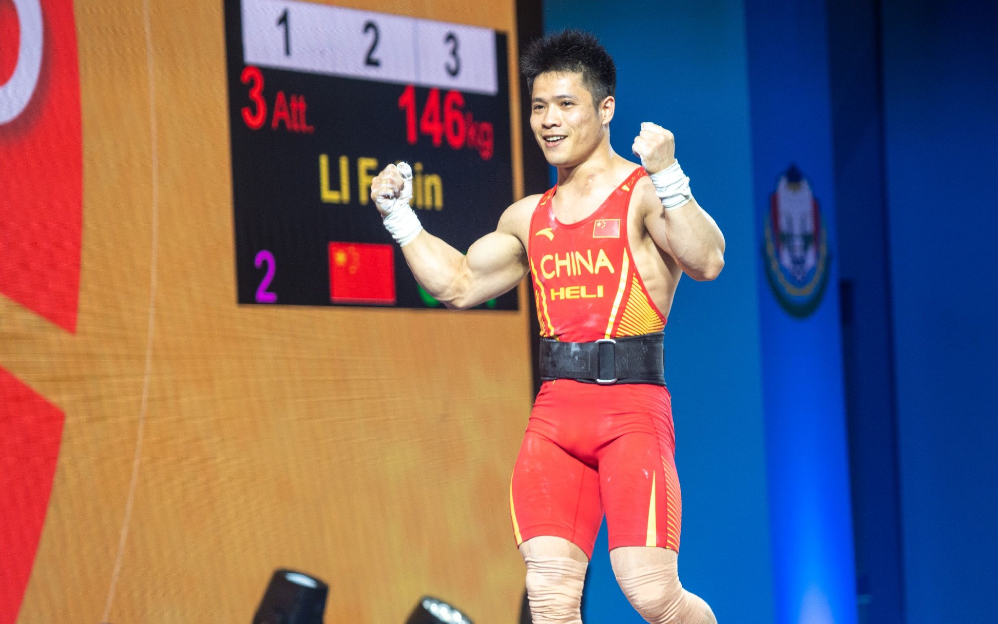 李發彬以146公斤的成績打破抓舉世界紀錄。 圖/新華社