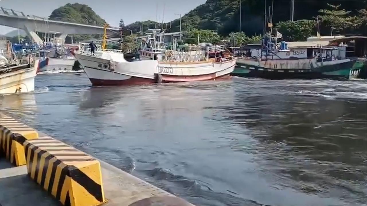 花莲震后港口现海水倒灌