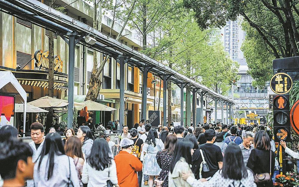 成都传媒集团东郊记忆吸引众多市民游客