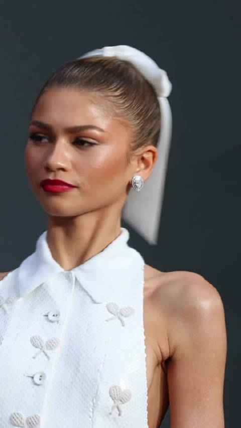 Zendaya 带着新片《挑战者》又来到英国首映宣传…