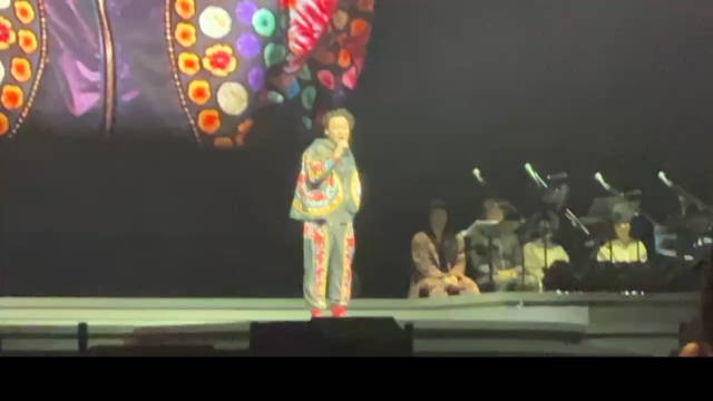 陈奕迅南京演唱会今晚再度开启！ 戳视频 全场大合唱来了！