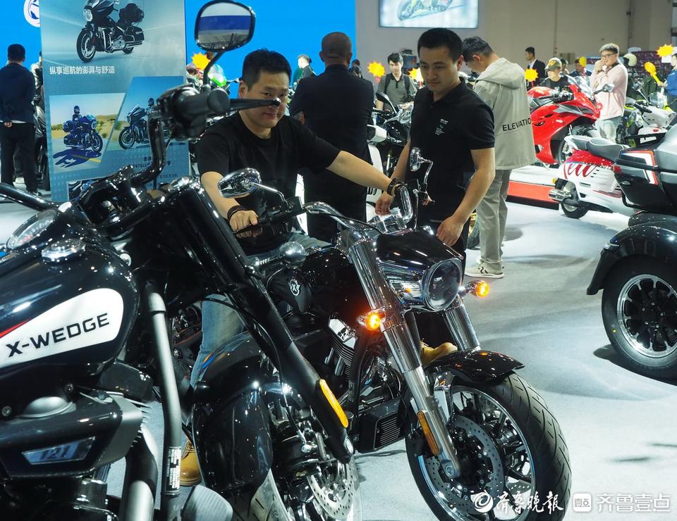 名“摩”汇聚机车公园，很多车型在齐鲁国际车展上降价万元以上