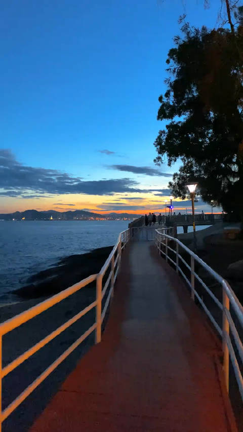 海上漫步体验感拉满 厦门海边夕阳的浪漫情怀