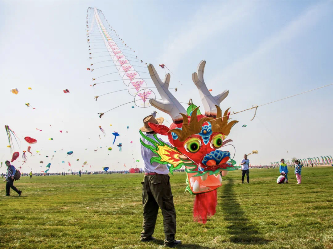 千餘隻風箏上演「空中盛宴」。受訪者供圖