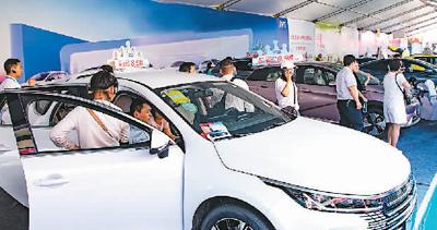 中国车市开门红（锐财经）