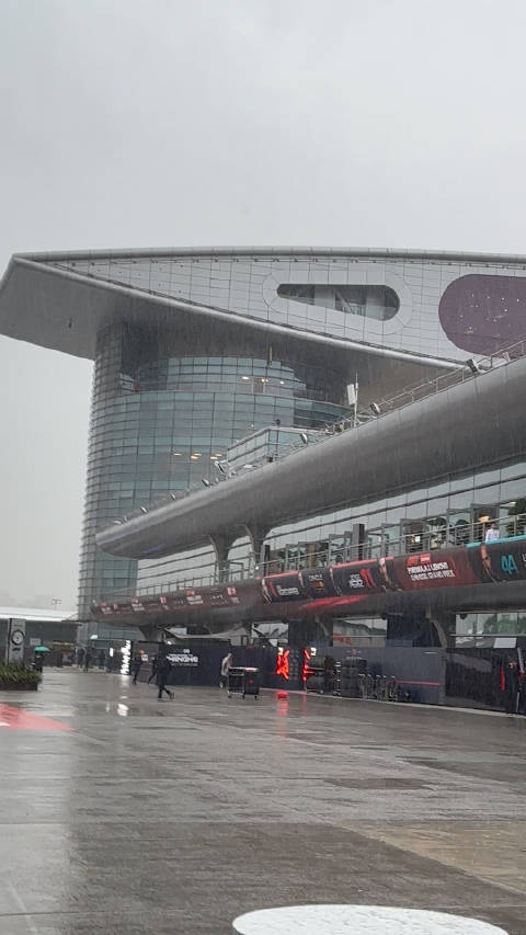 雨势又变大了～🌧️