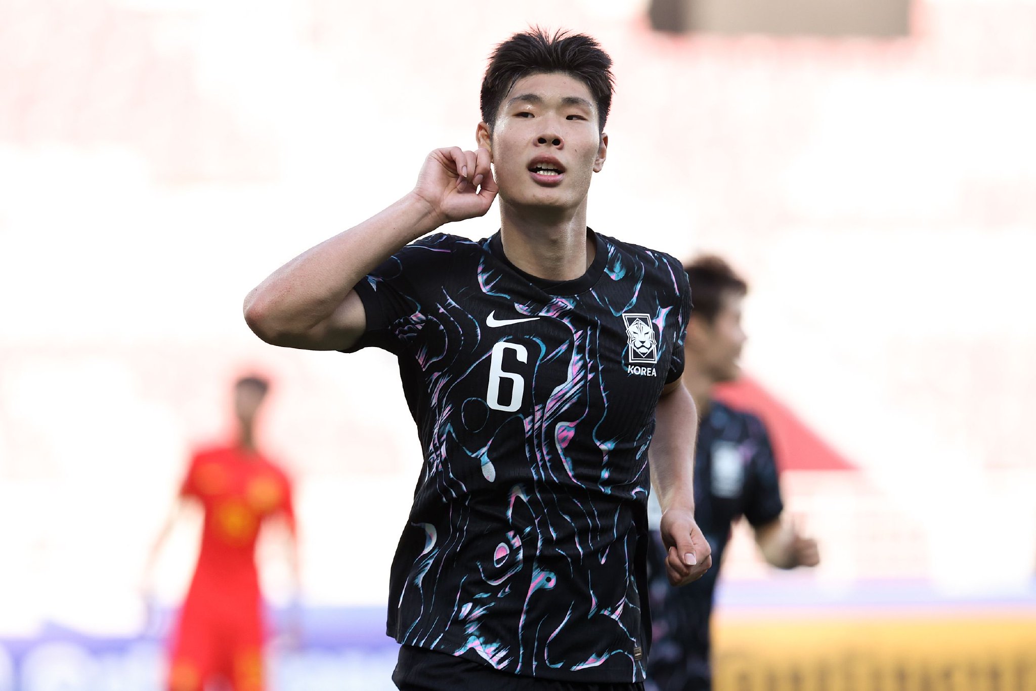 南韓隊的李泳俊在今場比賽梅開二度。