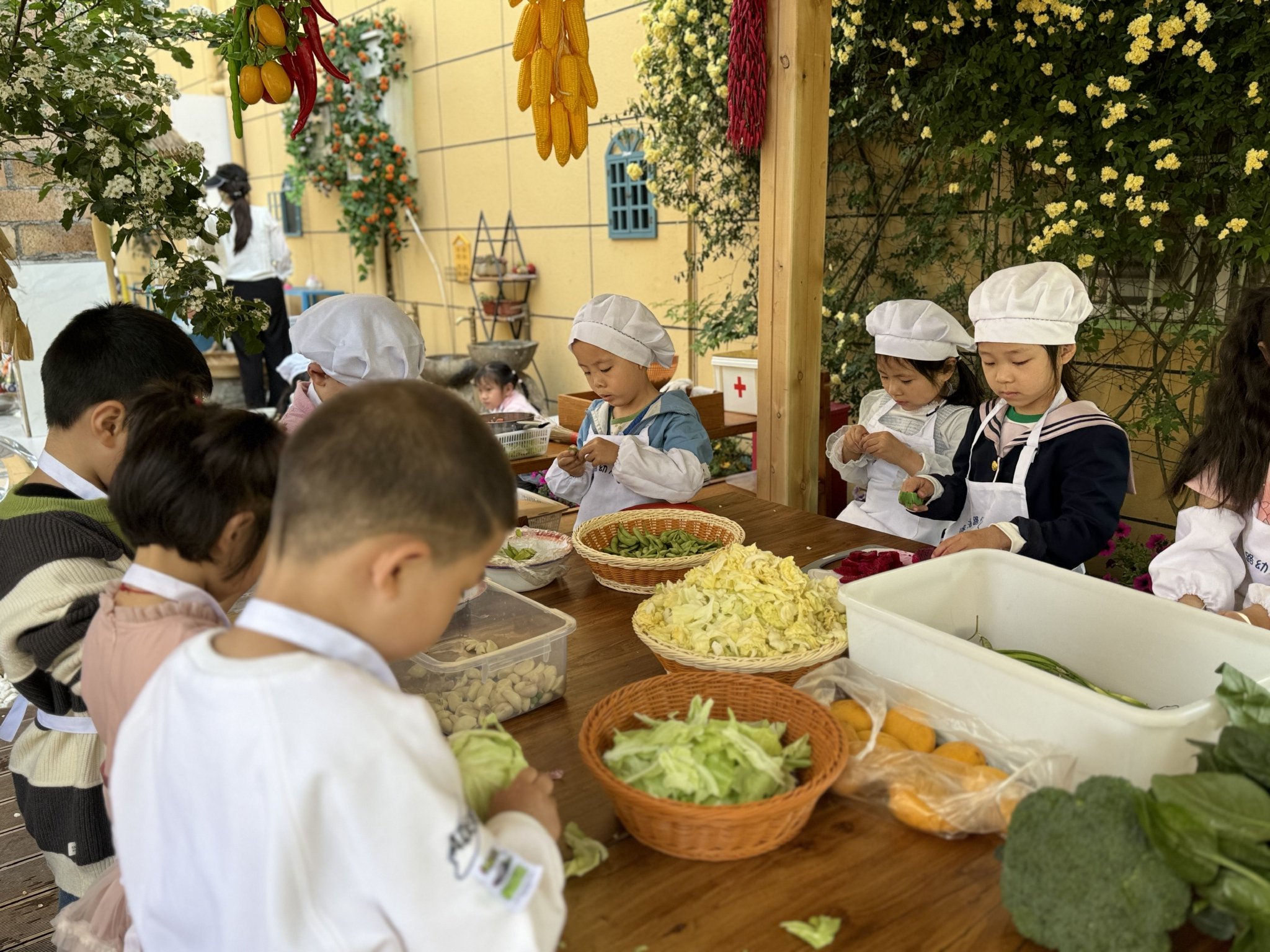 江蘇徐州徐海路幼兒園，孩子們正在進行生活勞動實踐。 受訪者供圖