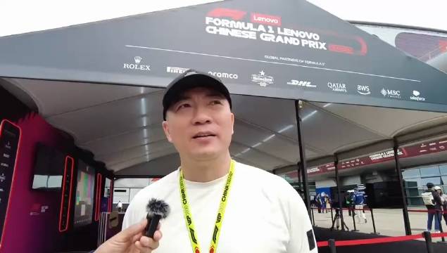 “F1车手数量很少，是是航天员中的航天员”，F1赛车速度很快…