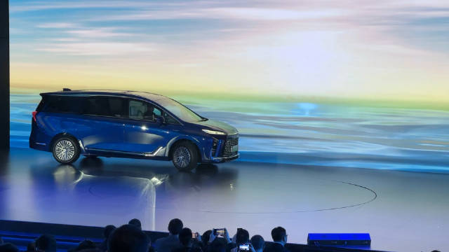 别克全新 GL8 陆尊 PHEV 正式发布亮相，大家觉得这个外观和姿态怎么样？