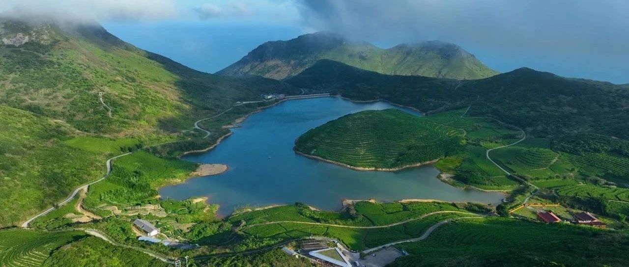 一边是海，一边是草原，福建海岛的极致体验