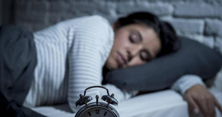 产后失眠严重怎么恢复？坚持做好3件事，每天睡到自然醒！