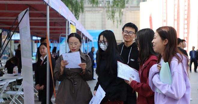 医学生求职季，专业对口和发展空间是考虑重点