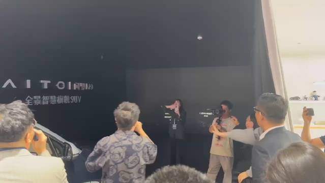 还能这样操作啊，车展k歌厉害了…