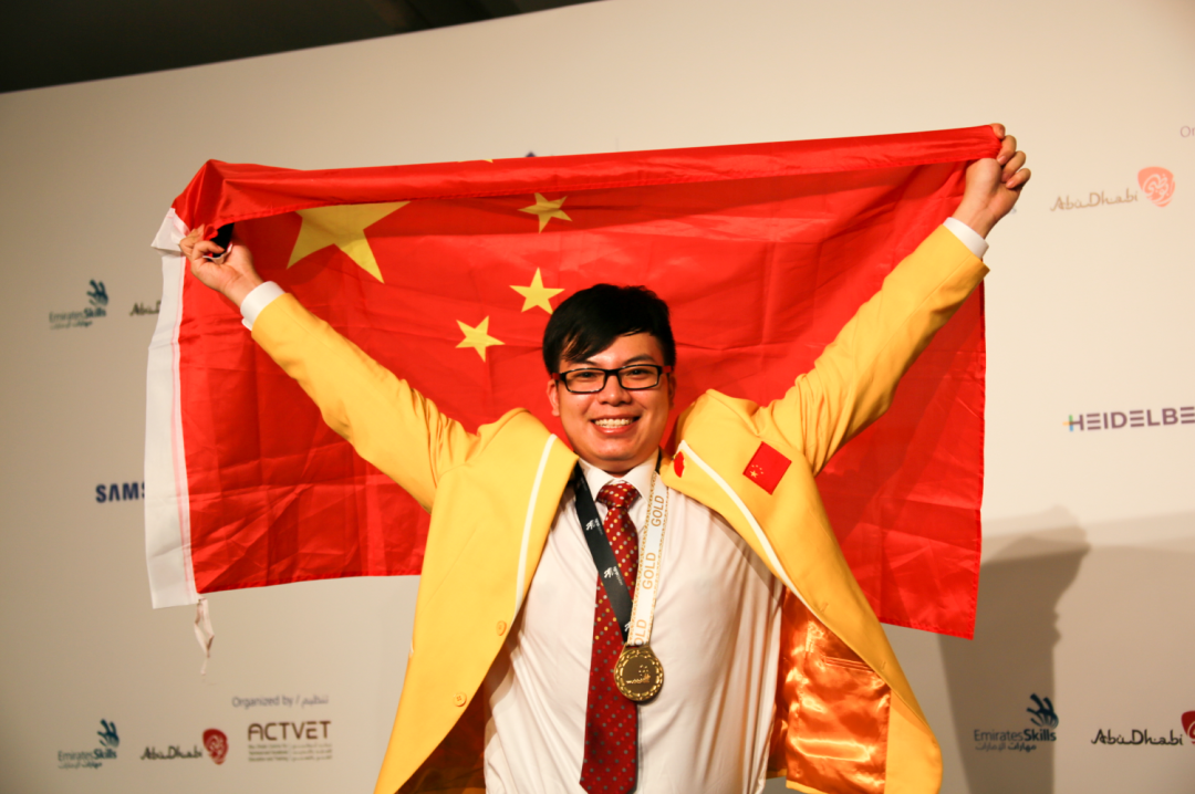 什么叫中国人的骄傲 5cb7-bcb5ccf299e22db78cdd5b9ac3415472.png