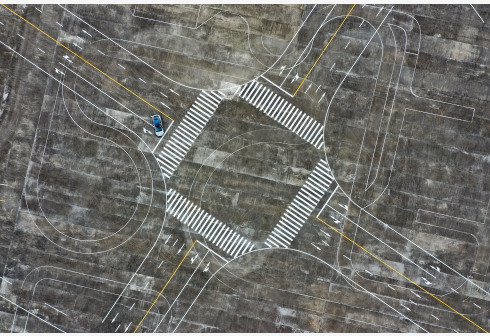 AEB误认高速广告牌车辆为真车,“幽灵刹车”为何频现