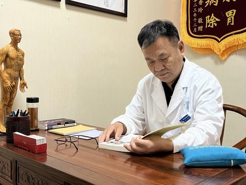 张金鑫中医师：中医之路的坚守者，患者心中的守护者