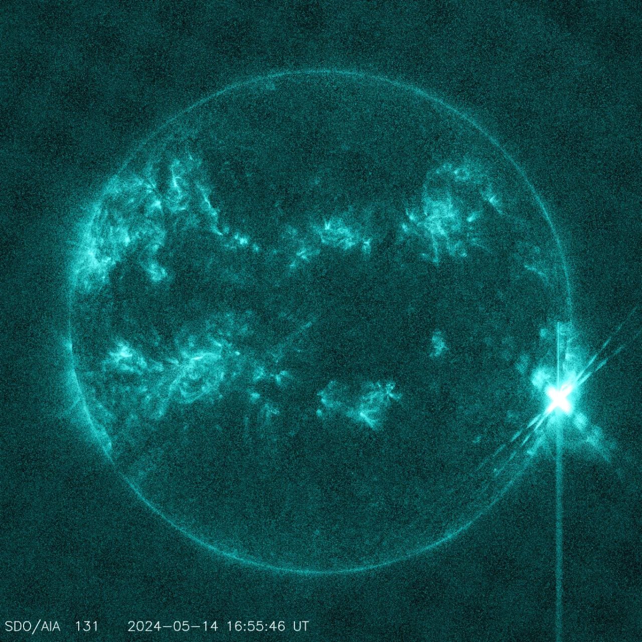 太陽爆發耀斑時的畫面（SDO）。國家空間天氣監測預警中心供圖