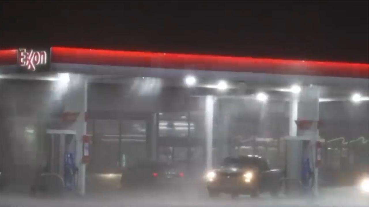 美国得州遭遇暴风雨袭击