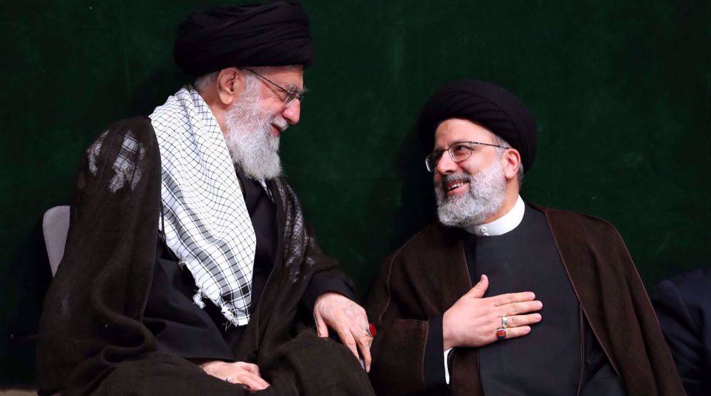 伊朗最高領袖哈文尼斯伊（左）和伊朗總統萊希 資料圖