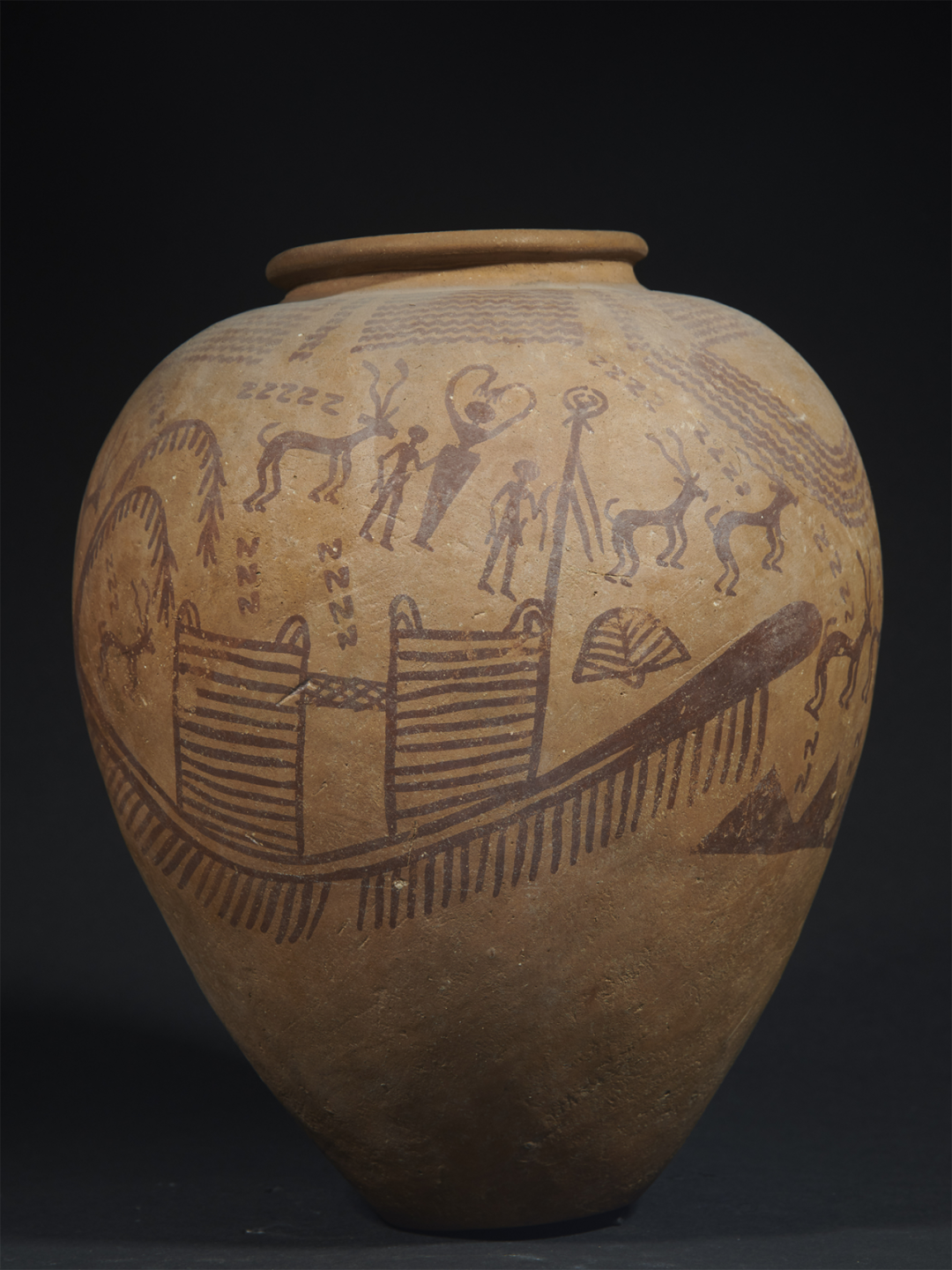 画有船、动物和鸟类的陶罐 陶、颜料 前王朝时期（约公元前5300-3000年） 埃及国家博物馆