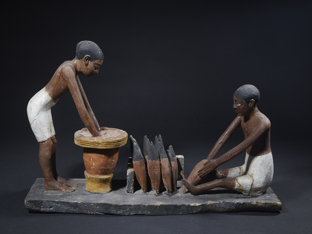 仆人烤面包与酿酒像 木、颜料 古王国 埃及国家博物馆